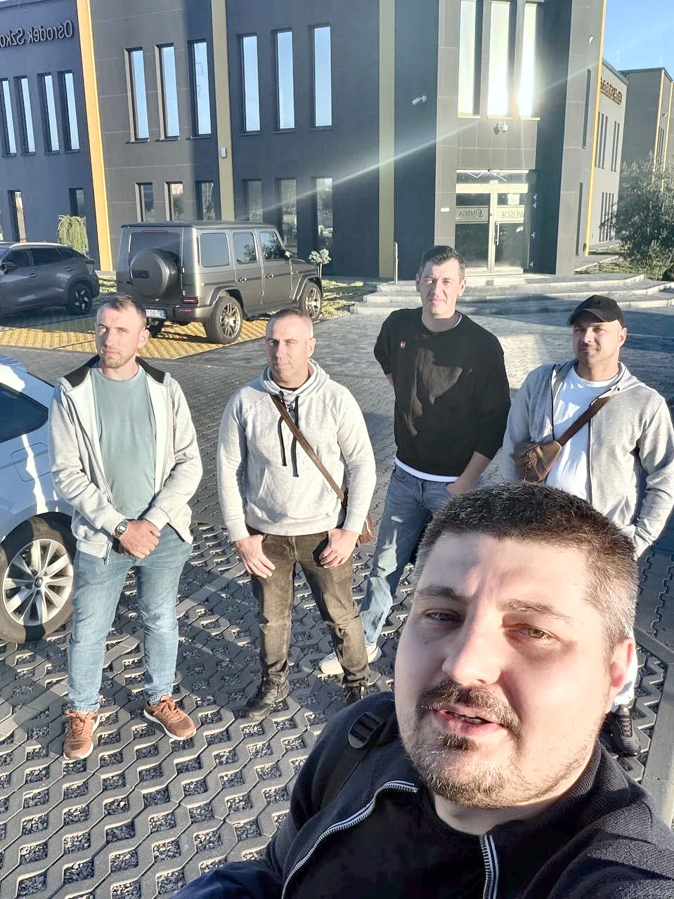 Група учасників курсу F-gazy перед навчальним центром у Польщі